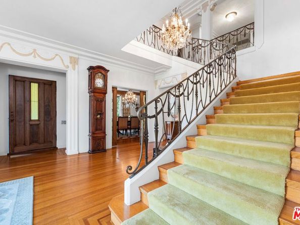 191 S Hudson Avenue, Los Angeles CA 90004