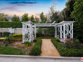 191 S Hudson Avenue, Los Angeles CA 90004