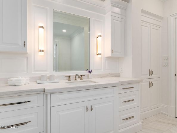 354 South Avenue, New Canaan CT 06840