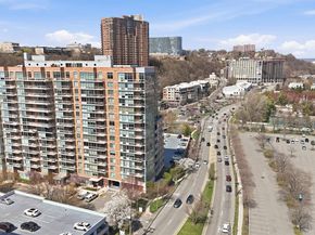 1008 Hudson Park, Edgewater NJ 07020