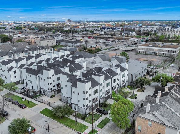 1705 Dennis Street, Houston TX 77004