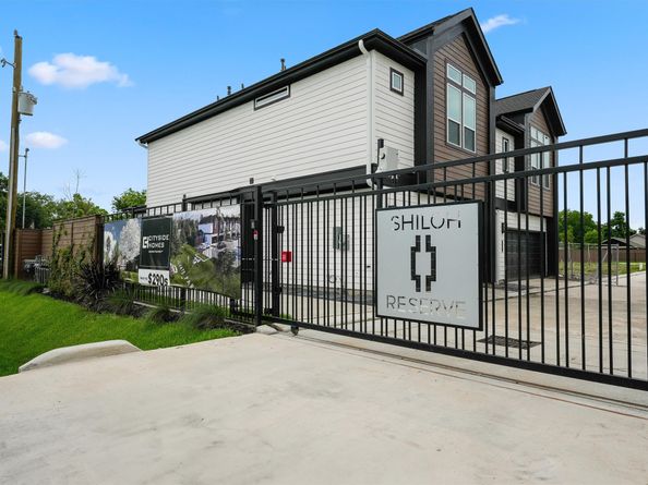2110 Dewalt Street GF, Houston TX 77088