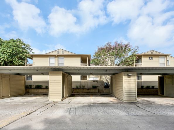 9433 Pagewood Ln, Houston TX 77063