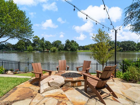 810 Old Oyster Trail, Sugar Land TX 77478