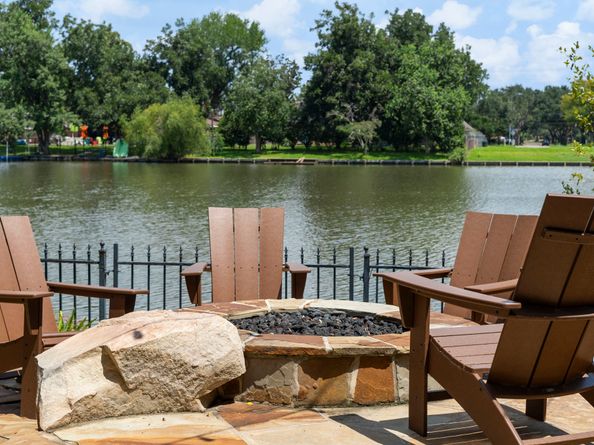810 Old Oyster Trail, Sugar Land TX 77478