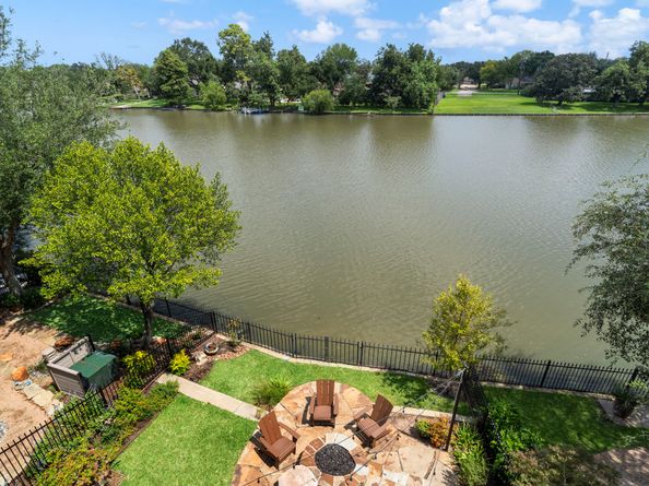 810 Old Oyster Trail, Sugar Land TX 77478
