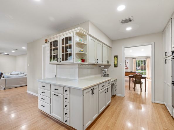 3627 Clear Falls Drive, Houston TX 77339