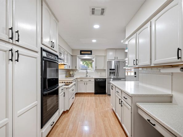 3627 Clear Falls Drive, Houston TX 77339