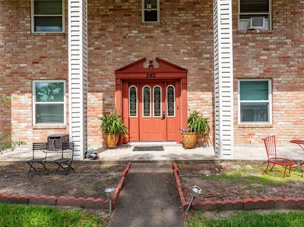 242 Saint Finans Way, Houston TX 77015