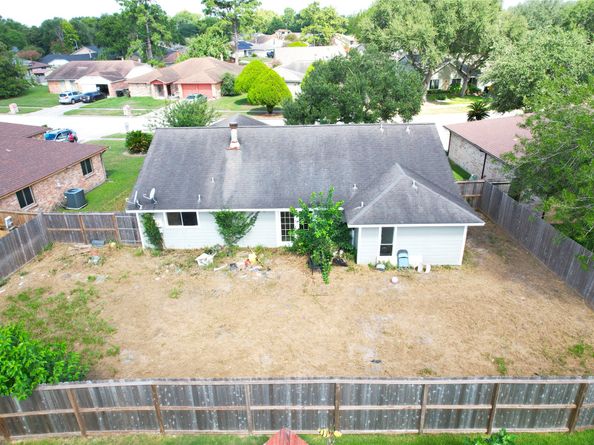 3319 Breckenridge Drive, Houston TX 77066