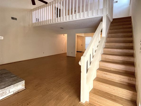 6203 Gladewell Drive, Houston TX 77072