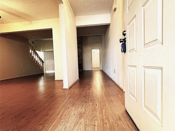 6203 Gladewell Drive, Houston TX 77072