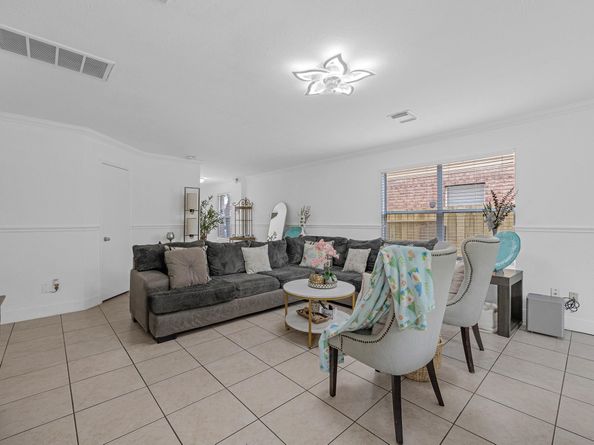 5002 Grasilla Drive, Houston TX 77045