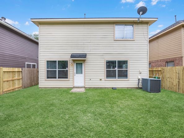 5002 Grasilla Drive, Houston TX 77045