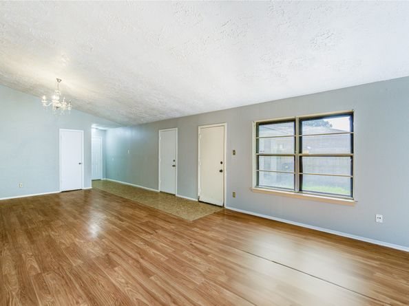 1510 Chestnut Tree Lane, Houston TX 77067