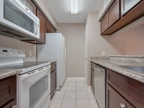 6111 Beverly Hill Street 29, Houston TX 77057