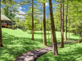 130 Park Laureate, Houston TX 77024