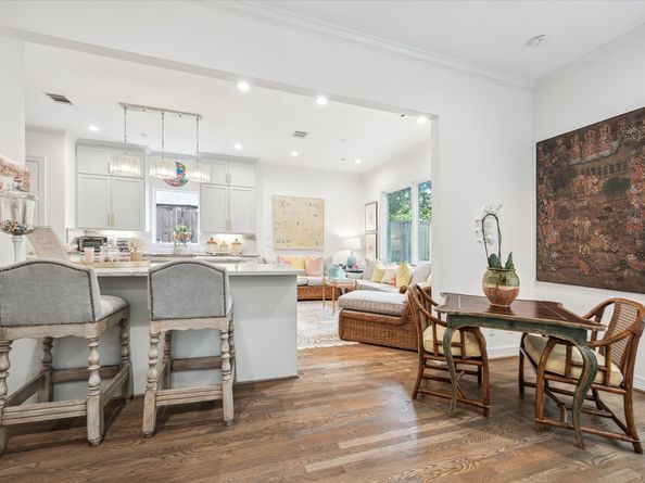 130 Park Laureate, Houston TX 77024