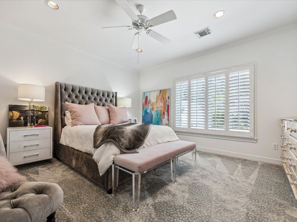 130 Park Laureate, Houston TX 77024