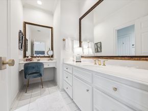 130 Park Laureate, Houston TX 77024