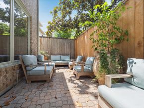 130 Park Laureate, Houston TX 77024