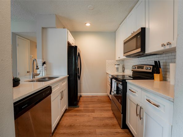 12050 Mighty Oak Drive A, Houston TX 77066