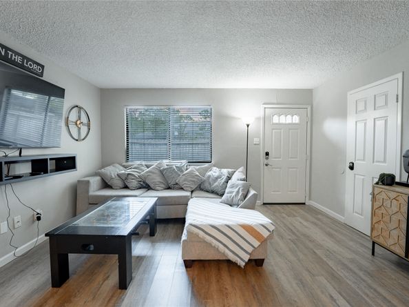 12050 Mighty Oak Drive A, Houston TX 77066