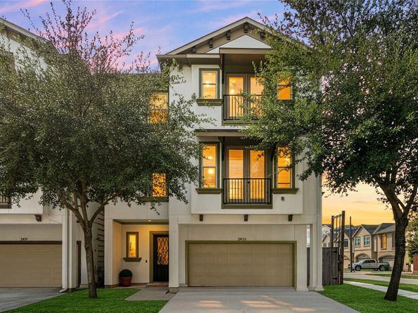 2415 Radcliffe Street, Houston TX 77007