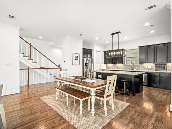 2415 Radcliffe Street, Houston TX 77007