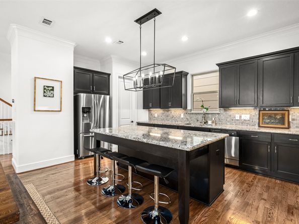 2415 Radcliffe Street, Houston TX 77007