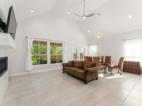 532 Carrell Street, Tomball TX 77375