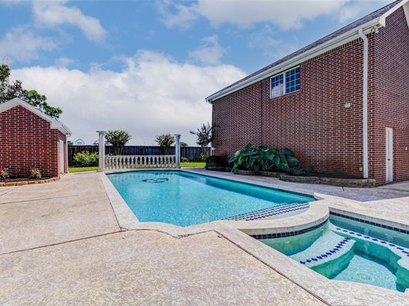 10713 Greenwillow Street, Houston TX 77035