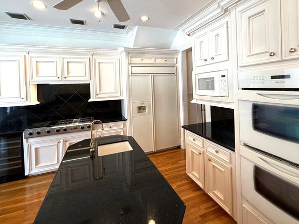 10713 Greenwillow Street, Houston TX 77035