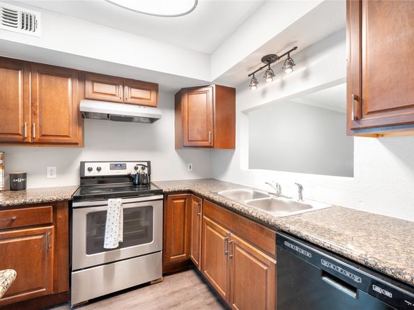 15321 Kingfield Drive 803, Houston TX 77084