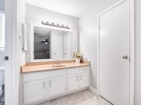 15321 Kingfield Drive 803, Houston TX 77084