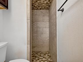 3907 Grapevine Street, Houston TX 77045