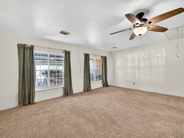 3907 Grapevine Street, Houston TX 77045