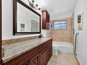 3907 Grapevine Street, Houston TX 77045