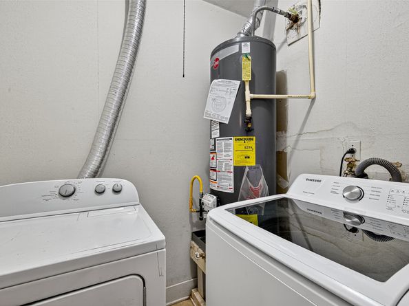 3907 Grapevine Street, Houston TX 77045