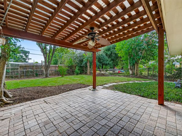 3907 Grapevine Street, Houston TX 77045