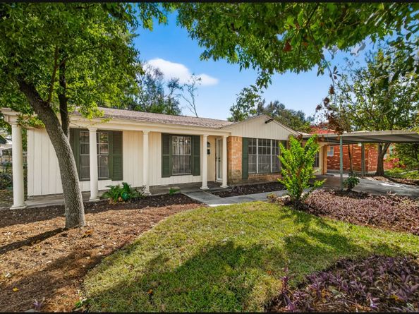 3907 Grapevine Street, Houston TX 77045