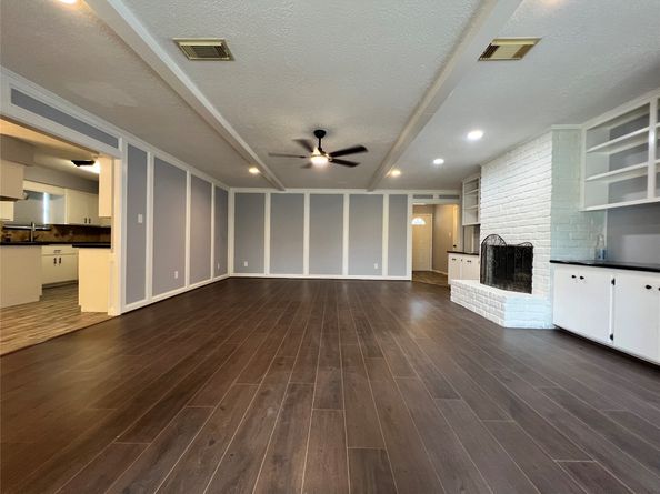 15903 Brookvilla Drive, Houston TX 77059