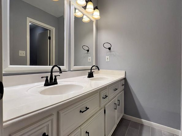 15903 Brookvilla Drive, Houston TX 77059