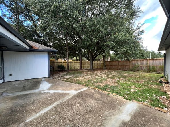 15903 Brookvilla Drive, Houston TX 77059