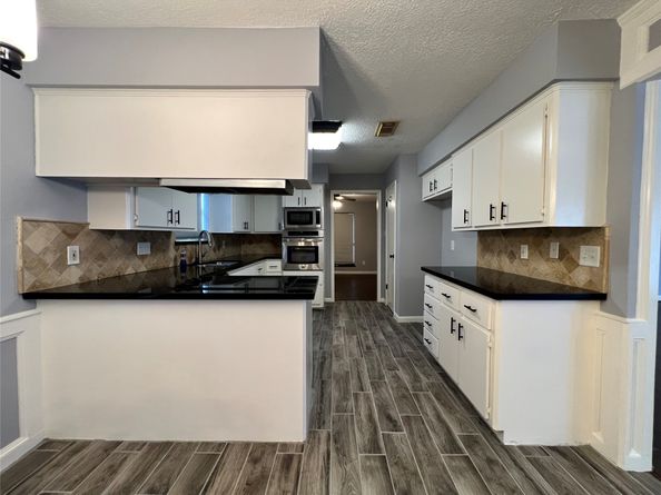 15903 Brookvilla Drive, Houston TX 77059