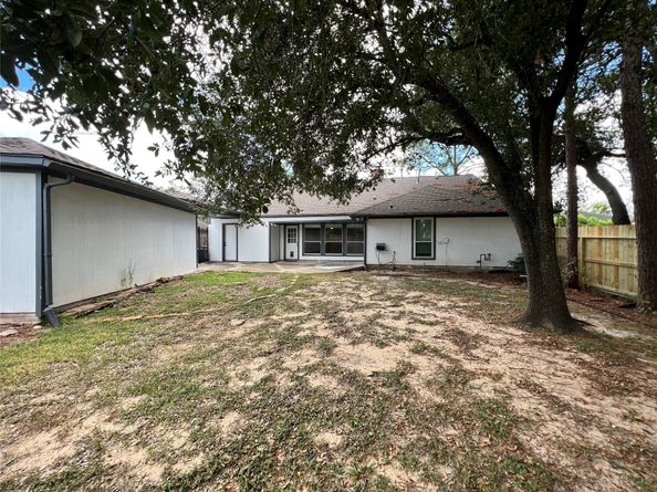 15903 Brookvilla Drive, Houston TX 77059