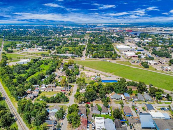 7908 John Street, Houston TX 77012