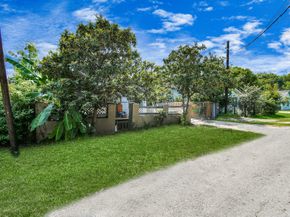 7908 John Street, Houston TX 77012