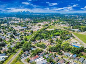7908 John Street, Houston TX 77012