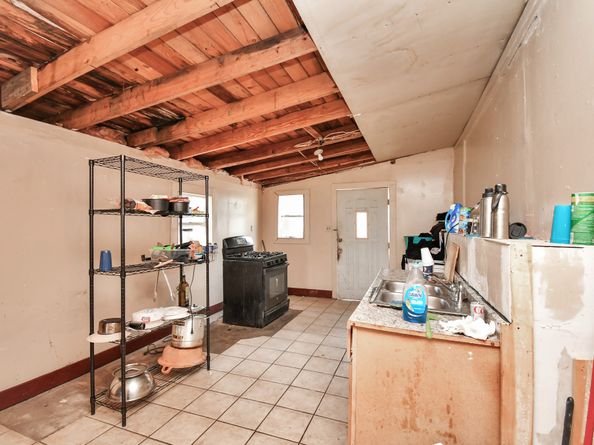 7908 John Street, Houston TX 77012